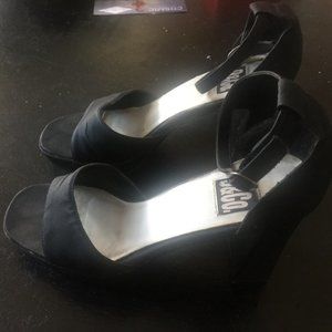 Nine &Co platform sandals